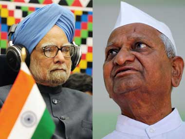 LIVE: Team Anna burns Lokpal draft, challenges govt LIVE: Team Anna burns Lokpal draft, challenges govt
