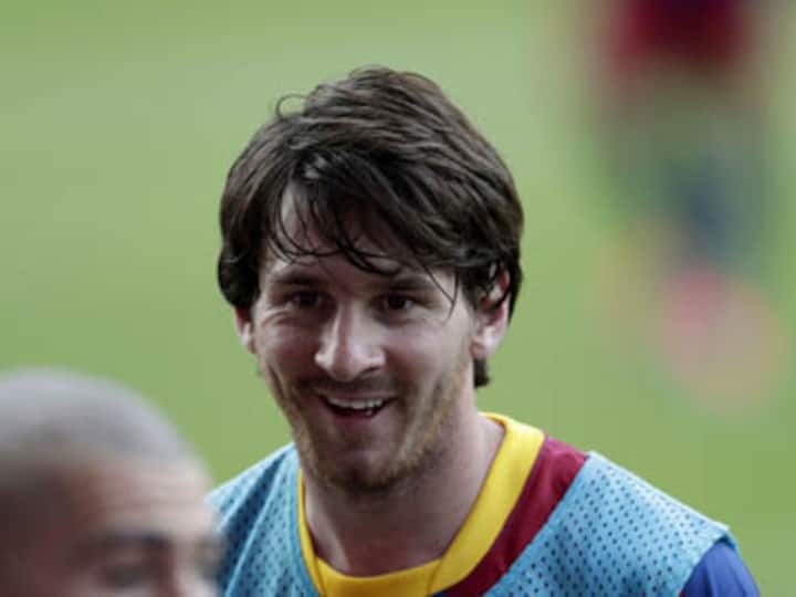 Messi wins UEFA's best player award  Messi wins UEFA's best player award