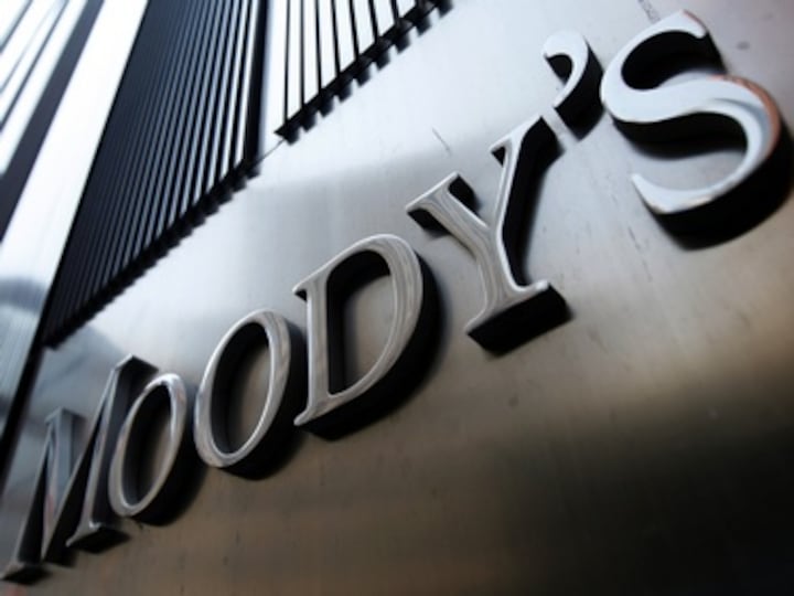 Moody's warning to US: Cut deficits or else... 