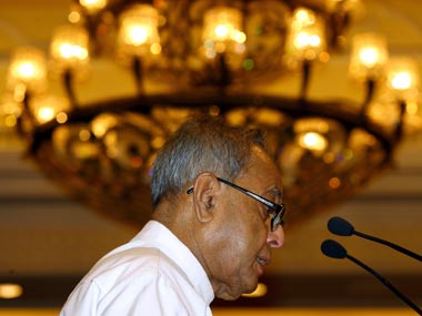 Pranab, Sebi chief accused of batting for Sahara, RIL, MCX Pranab, Sebi chief accused of batting for Sahara, RIL, MCX