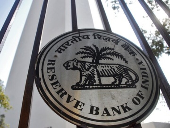 L&T Fin, Shriram and M&M lead banking licence race