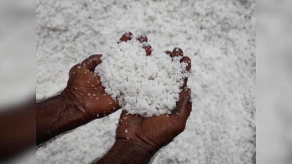 Rs 500, Rs 1,000 note ban: Lack of small denomination currency push salt price up, trigger panic buying