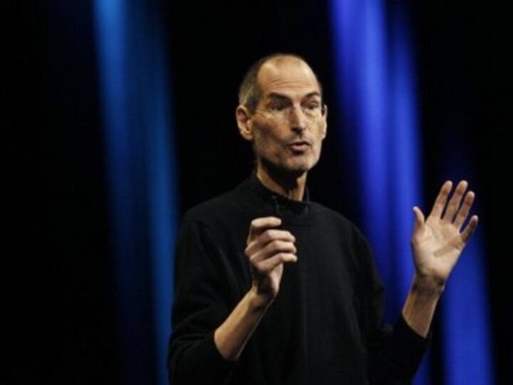 Jobs scores a perfect ten, stands tall among iconic CEOs