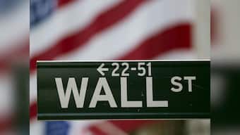 Dow slides 300 points, fear index touches year's high
