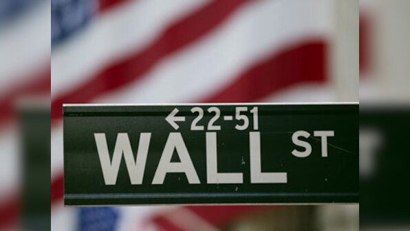 Dow slides 300 points, fear index touches year's high