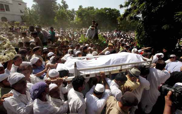 Mansur ali khan funeral