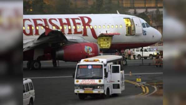 Weak rupee harms airlines' stocks