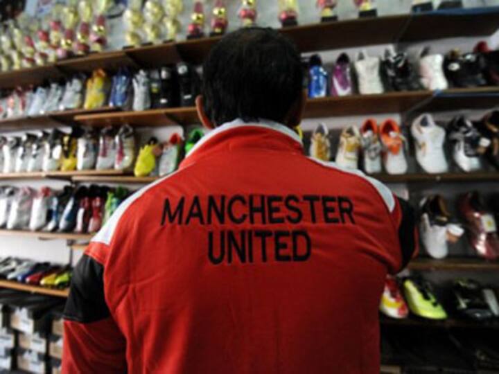 Manchester United gets nod for $1 bn Singapore listing: sources