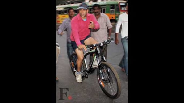 Traf@#$%ed in Mumbai: But this is how Bollywood stars beat it