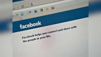 Facebook seeks media bigwig to build Hollywood, media ties