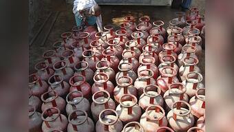 Govt puts off LPG meet, but price hike looks real