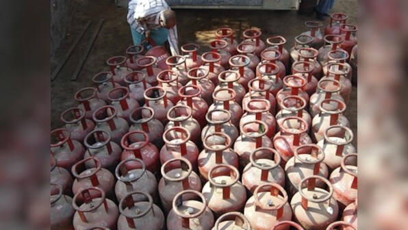 Govt puts off LPG meet, but price hike looks real