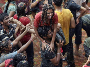 Karnataka govt cancels 'La Tomatina' festival Karnataka govt cancels 'La Tomatina' festival