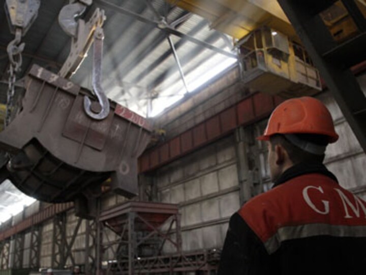 JP Morgan cuts target for MOIL on threat from cheap imports