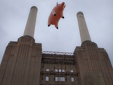 giant inflatable pig pink floyd