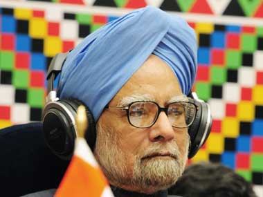 Journalists get a piece of cake from birthday boy Manmohan Journalists get a piece of cake from birthday boy Manmohan