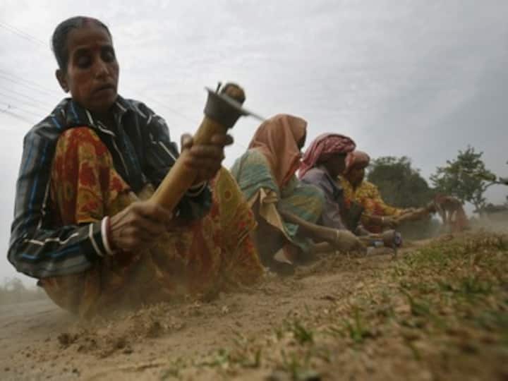 Rs 50k cr pvt investment in road sector in FY12: Govt