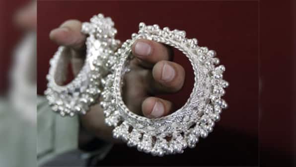 Jewelers, consumers seek alternative to gold