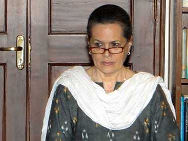 Team Manmohan's failures leave Sonia with few choices Team Manmohan's failures leave Sonia with few choices