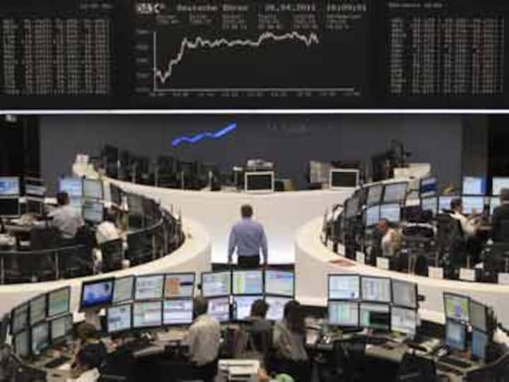 Sensex closes nearly 300 points down on heavy profit booking Sensex closes nearly 300 points down on heavy profit booking