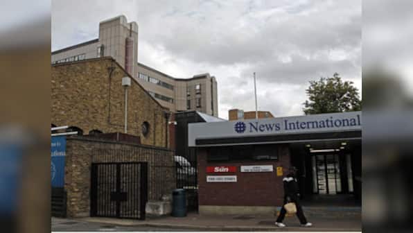 Murdoch bids goodbye to Wapping headquarters