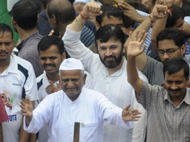 Crucial question for Team Anna: Who’s bigger, Anna or Kejriwal? Crucial question for Team Anna: Who’s bigger, Anna or Kejriwal?