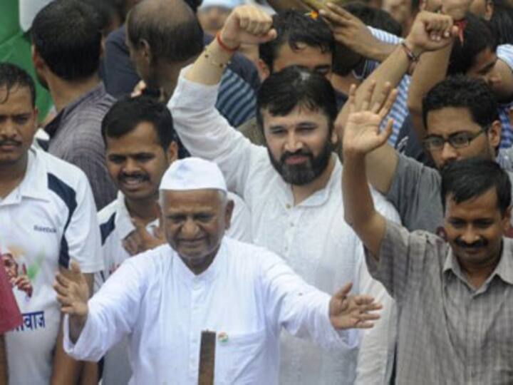 Crucial question for Team Anna: Who’s bigger, Anna or Kejriwal?
