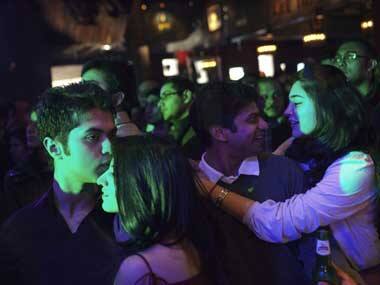 Dating guide for the urban male: So you want to talk to her....