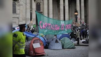 Protests close London's St Paul's Cathedral