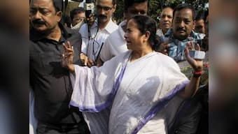 Mamata sets 7-day deadline for Maoists to lay down arms