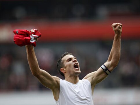 Van Persie Inspires Arsenal To Much Needed Win Sports News Firstpost