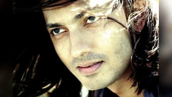 'I just heard a 150 cr firework fizzle', tweets Shirish Kunder on Ra.One