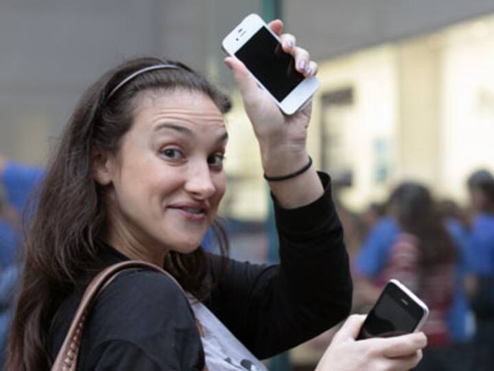 Riding on iPhone Apple set to reap Q4 harvest