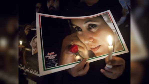 Pak police officers face charges over Benazir death