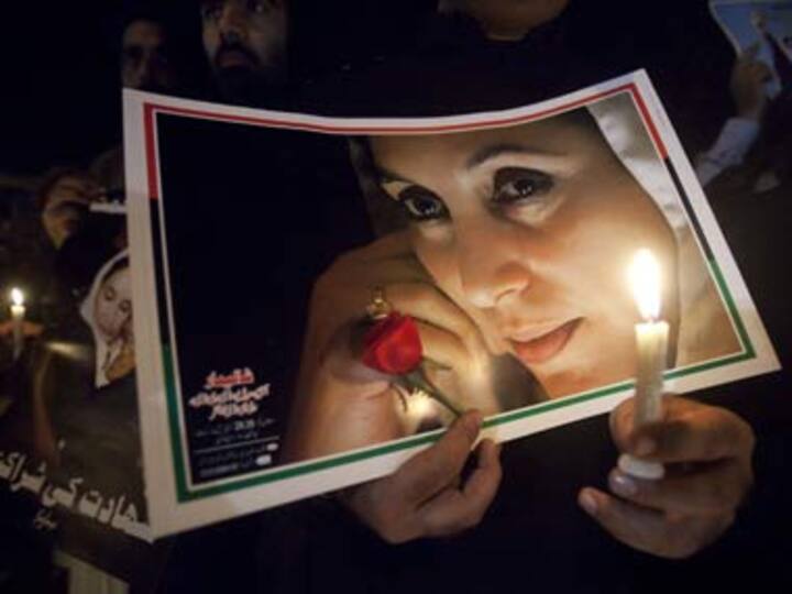 Pak police officers face charges over Benazir death Pak police officers face charges over Benazir death