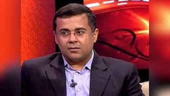 Chetan Bhagat wants to know what exactly historians do and Twitter is quick to tell him