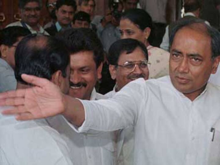Team Anna diverting attention from saffron terrorism: Digvijay