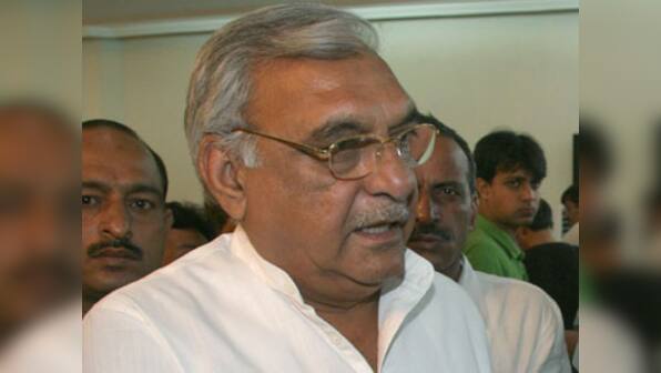 Hisar battle: Anna plays CD, Congress faces music