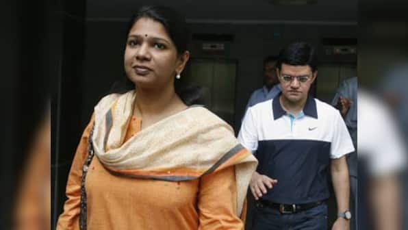Karunanidhi meets Kanimozhi in Tihar jail