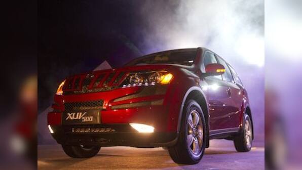 Mahindra unveils entry level XUV500 at Rs 11 lakh