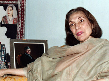 Nusrat Bhutto, mother of Benazir Bhutto, dies Nusrat Bhutto, mother of Benazir Bhutto, dies