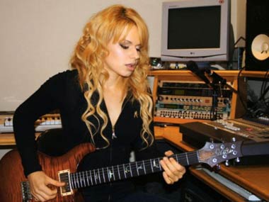MJ's lead guitarist, Orianthi Panagaris records with AR Rahman for Rockstar MJ's lead guitarist, Orianthi Panagaris records with AR Rahman for Rockstar
