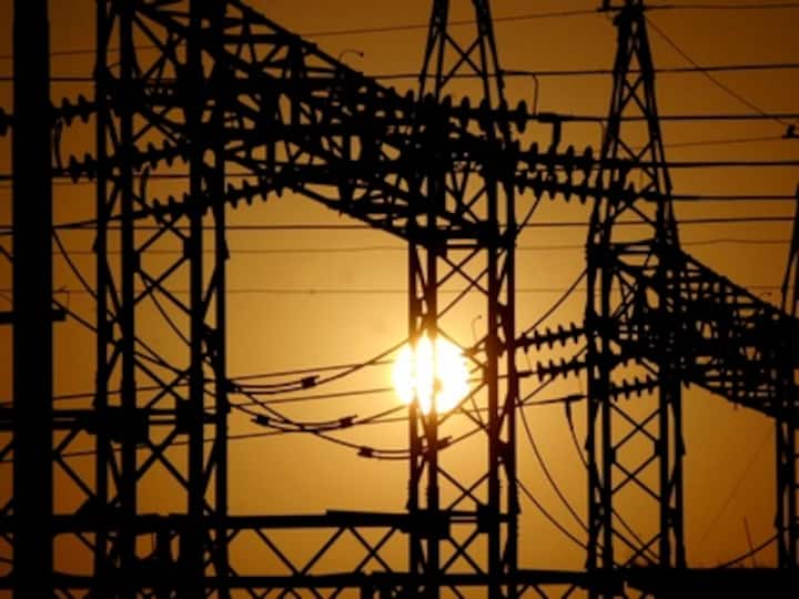 Power crisis a "political move" by Congress: Uddhav Power crisis a "political move" by Congress: Uddhav