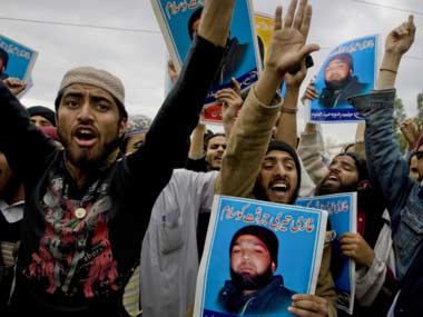 Judge who convicted Taseer's assassin seeks refuge in S Arabia Judge who convicted Taseer's assassin seeks refuge in S Arabia