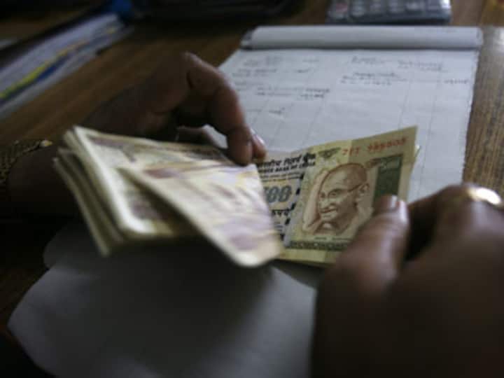 Rupee's slide: HUL, GMR lose; RIL,Infy gain