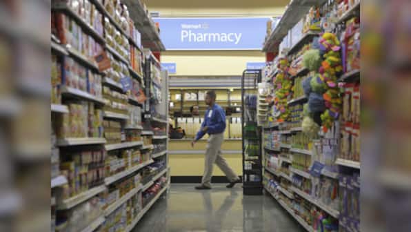 Wal-Mart partners with Facebook to reach out to customers