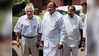 Chidambaram visits Manipur, appeals for peace 