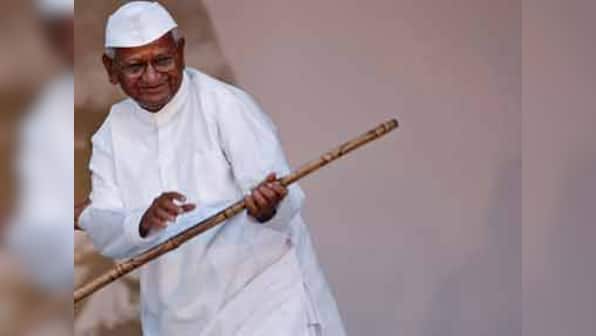 Pawar assault: Sadly, Anna learns from politicians 