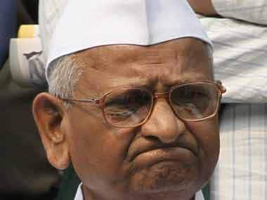 'Bedi, Kejriwal exploit, control Anna'