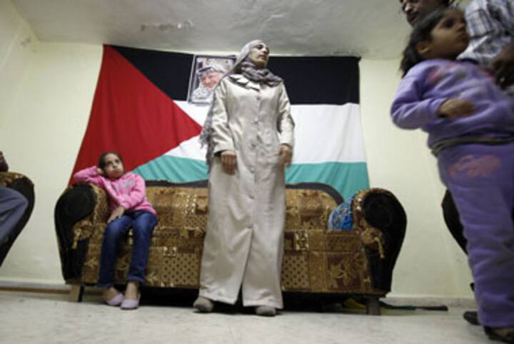 India donates $1 million to Palestinian refugees